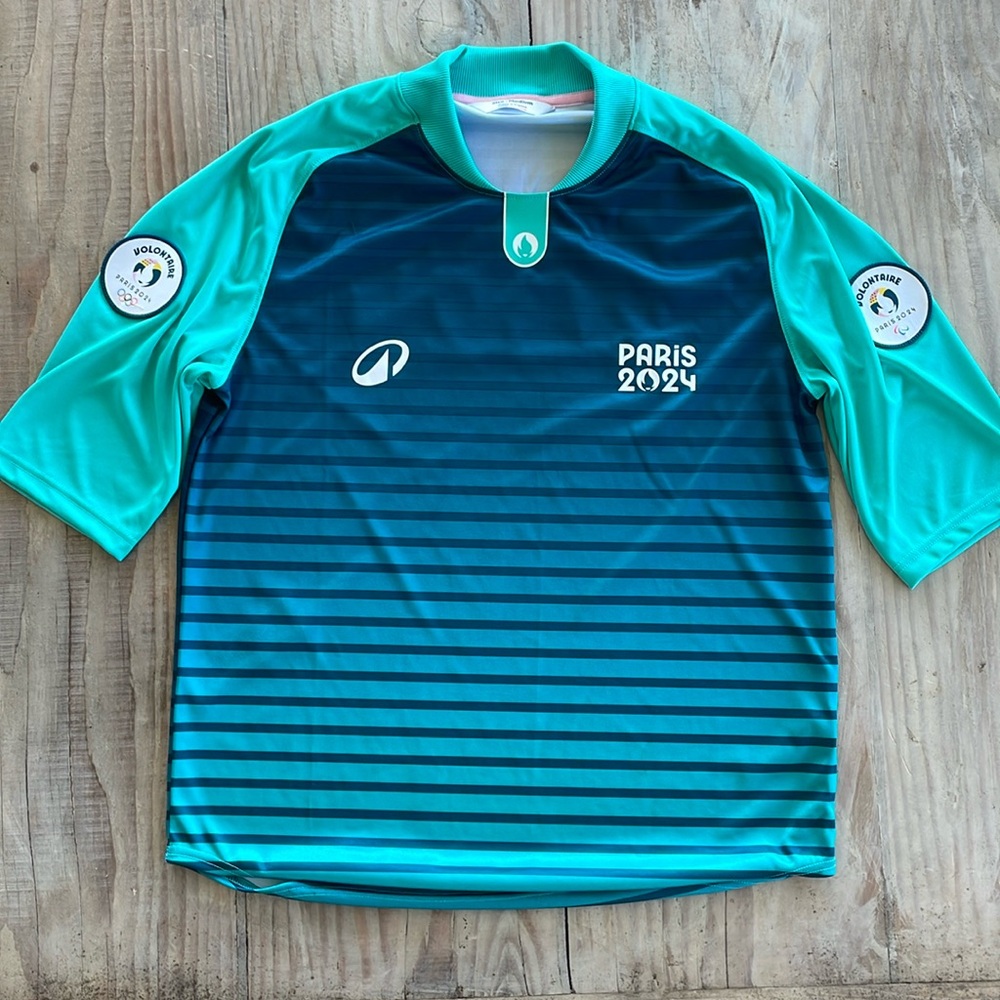 Official Paris 2024 Olympic Games Volunteer Shirt Unisex worn once